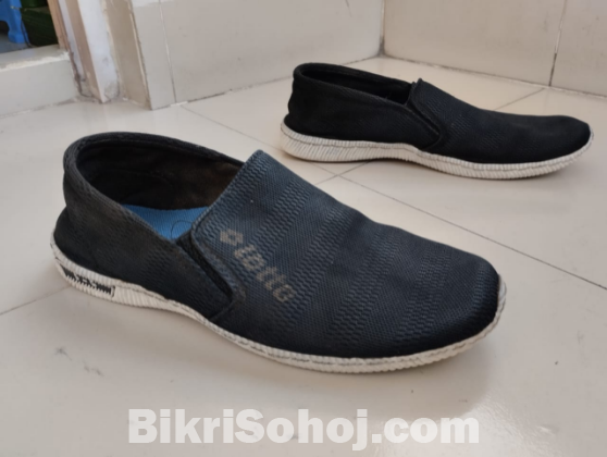 এই shoe ar সাইজ ৪২ plus..